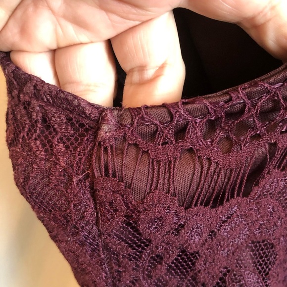 G21 - xxl burgundy lace sleeveless top/ blouse- can be worn with leggings- used - Picture 2 of 7